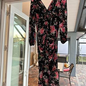 Midi dress will make you a beautiful figure